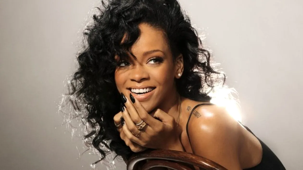 Rihanna naşte pasiuni ascunse. Vezi cum a încercat fan disperat să îi capteze atenţia chiar de ziua ei