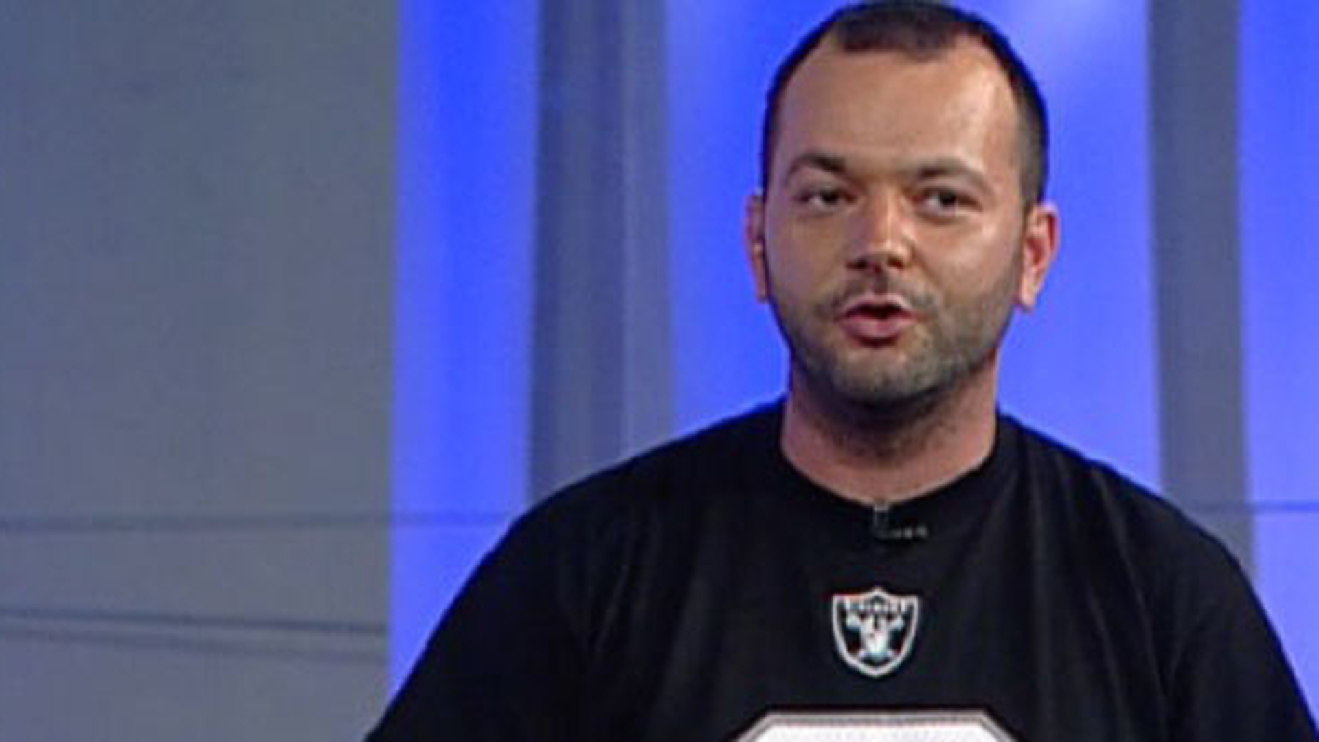 Mihai Morar şi-a schimbat look-ul. A renunţat de tot la barbă
