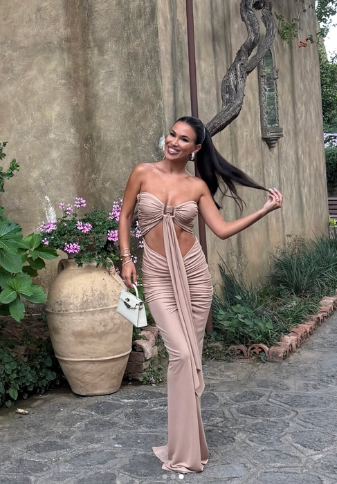 Ea e Alexandra Popescu, femeia care i-a ”spart” casa lui Bogdan Stancu. E prezentatoare TV