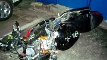VIDEO Doi tineri si-au pierdut viata ieri, intr-un accident de motocicleta!