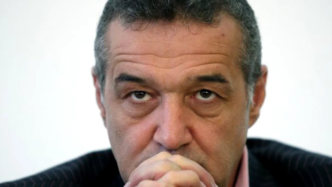 Gigi Becali, intalnire de afaceri in mijlocul strazii! Cum a aparut in Dorobanti Latifundiarul din Pipera