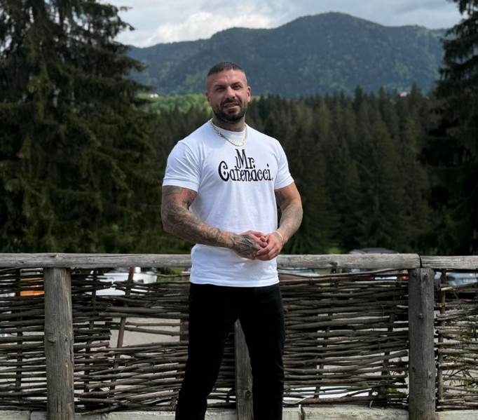 Narcis Bujor, acuzat de fani că și-a înjectat buzele! Ce intervenții estetice și-ar fi făcut ispita de la Insula Iubirii, de fapt