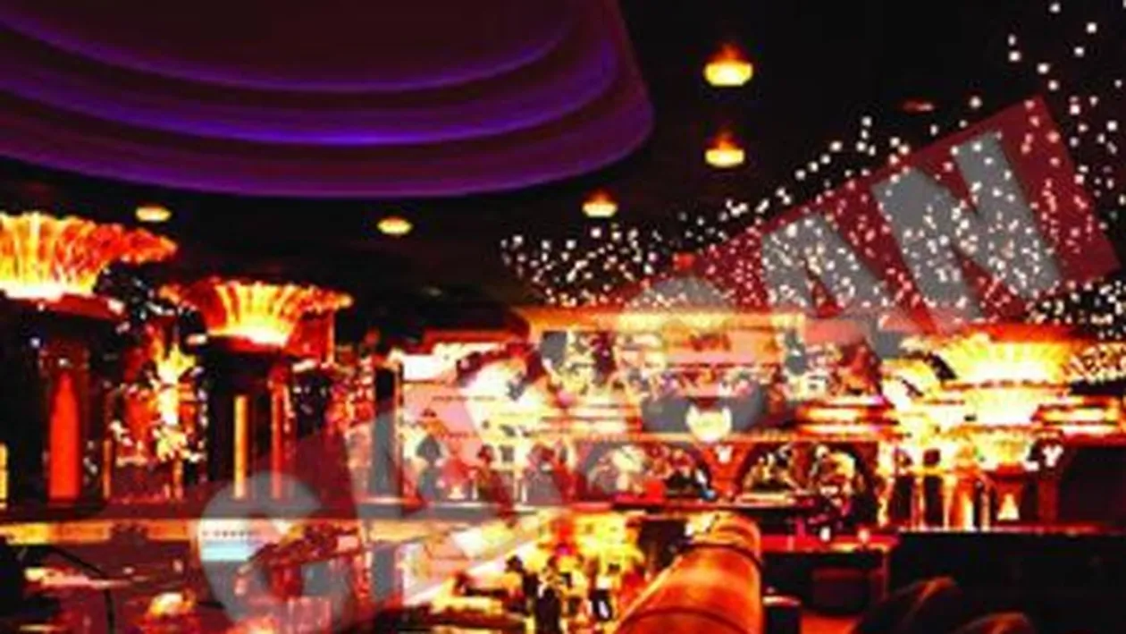 Cruise si Holmes, umiliti la St. Tropez