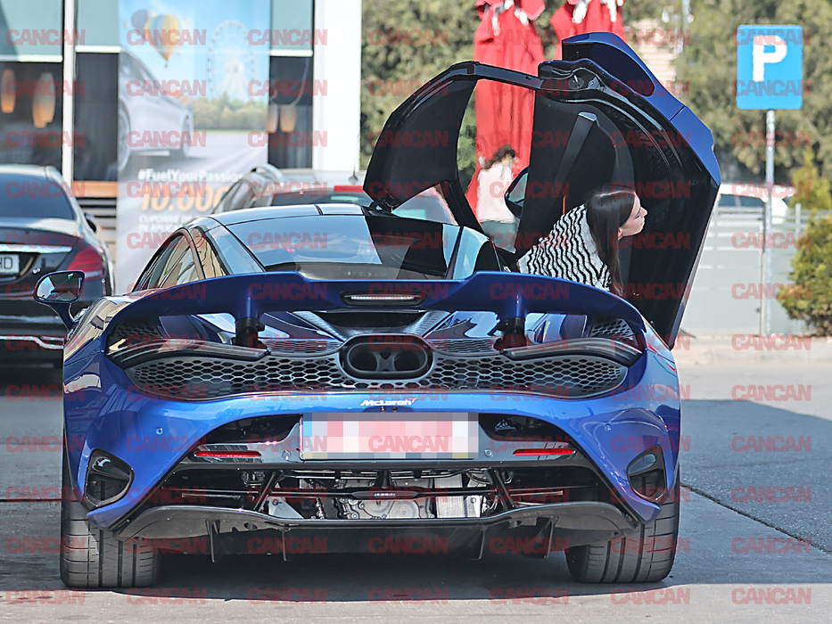 David Aron conduce un McLaren 750S, ce valorează 350.000 de euro (Foto: CANCAN.RO)