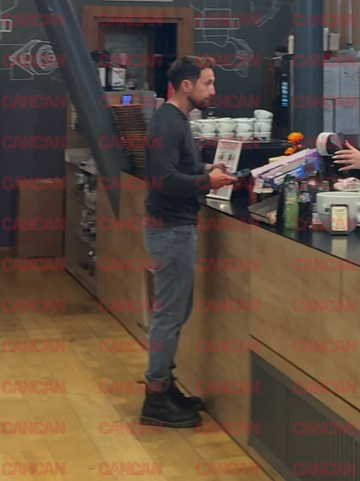 Dani Oțil la plimbare în mall