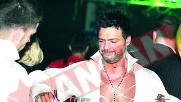 Cornel Pasat locuieste cu mama