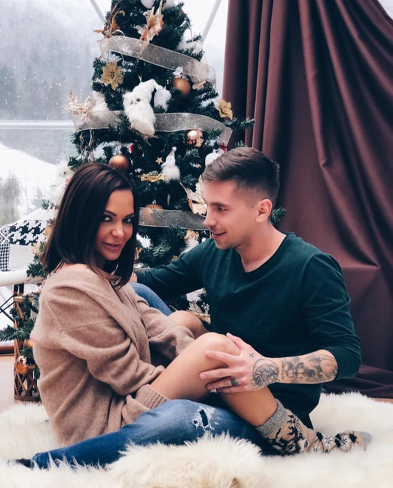 Andreea Antonescu, fără lenjerie intimă! Cum a fost fotografiată cântăreața