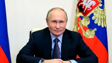Obiceiul ciudat al lui Vladimir Putin. Întotdeauna face asta