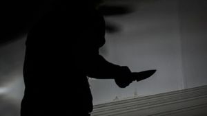 Fostul șef al Poliției Locale Oradea și-a înjunghiat soția! S-a refugiat, apoi, într-un bloc în construcție și a încercat să se sinucidă