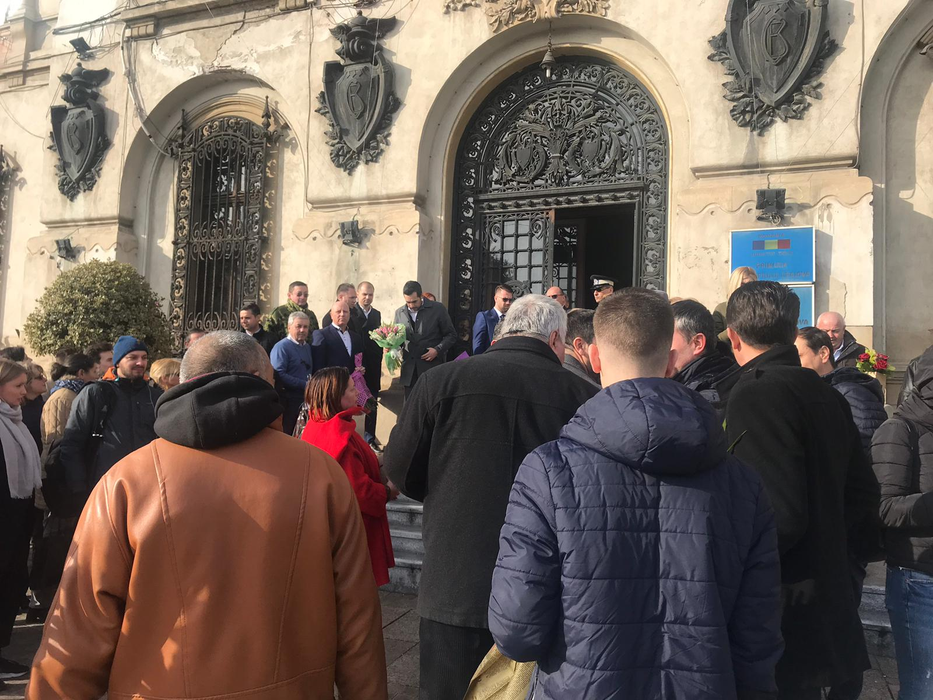Primele imagini cu Lia Olguța Vasilescu mireasă. Cum s-a îmbrăcat