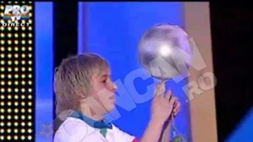 Andi Moisescu si-a tinut promisiunea fata de Stefan Florescu: I-a facut cadou o bicicleta!