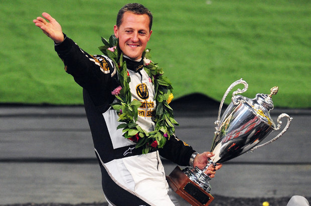 ULTIMA ORĂ | Michael Schumacher, surprins pe terasa vilei sale!