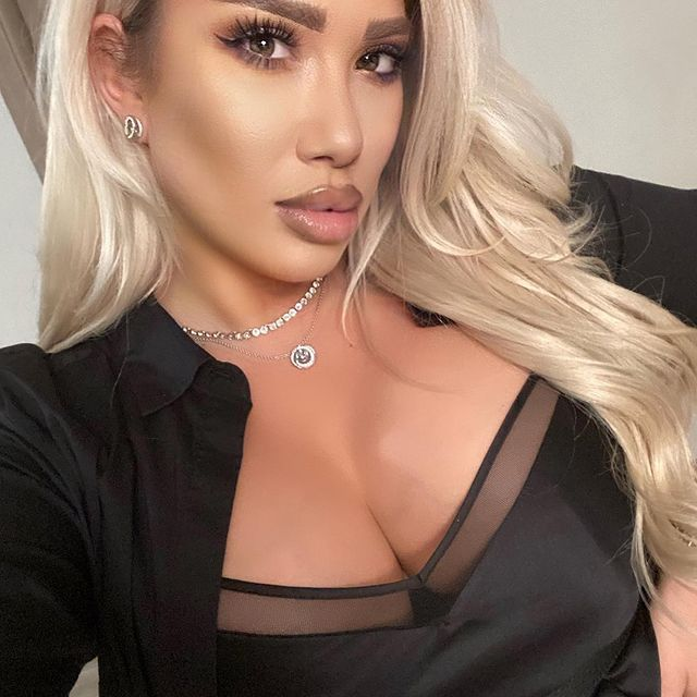 Gabriela, păpușa „Barbie” varianta 18+
