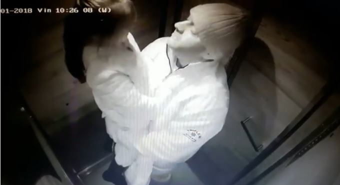 Cazul poliţistului pedofil a stârnit teamă! Cum trebuie să reacţioneze copilul atunci când întâlneşte un astfel de individ! Ce e obligatoriu să-l înveţi