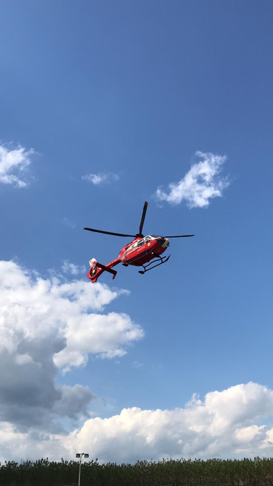 Accident de muncă înfiorător în Prahova! Bărbatul rănit grav a fost adus cu elicopterul SMURD în București