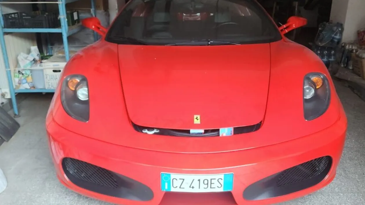 ANAF scoate la vânzare un Ferrari confiscat. Cât trebuie să plătești ca să participi