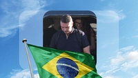 Flávio Bolsonaro a fugit în SUA împreună cu familia, după ce a intrat în vizorul justiției din Brazilia. Ce anchete îl vizează pe senator