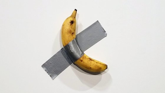 Banană expusă în cadrul unei expoziții de artă, mâncată de un vizitator. Incredibil ce a urmat apoi