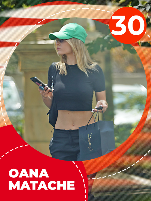 TOP 40 vedete care au lăsat la vedere ce au mai de preţ! Antonia, Loredana sau Tania Budi, sus bluziţa şi… abdomenul la control!