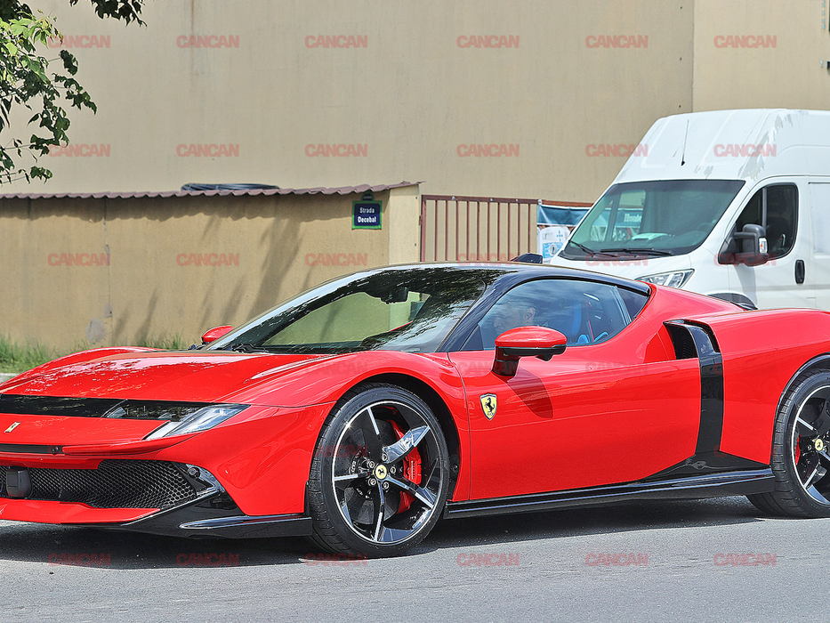 Mihai Mincu în noul lui Ferrari 849 Testarossa