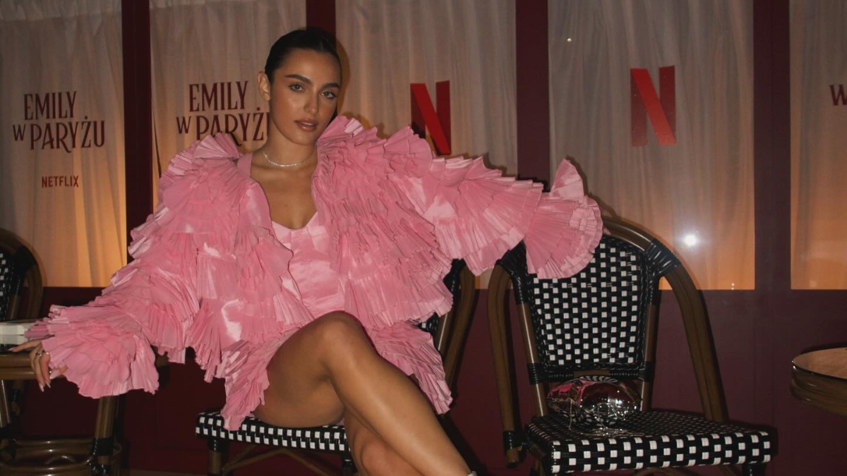 Alexia Eram, alături de celebrul actor din Emily in Paris. Fanii au rămas muți de uimire când i-au văzut în Paris!
