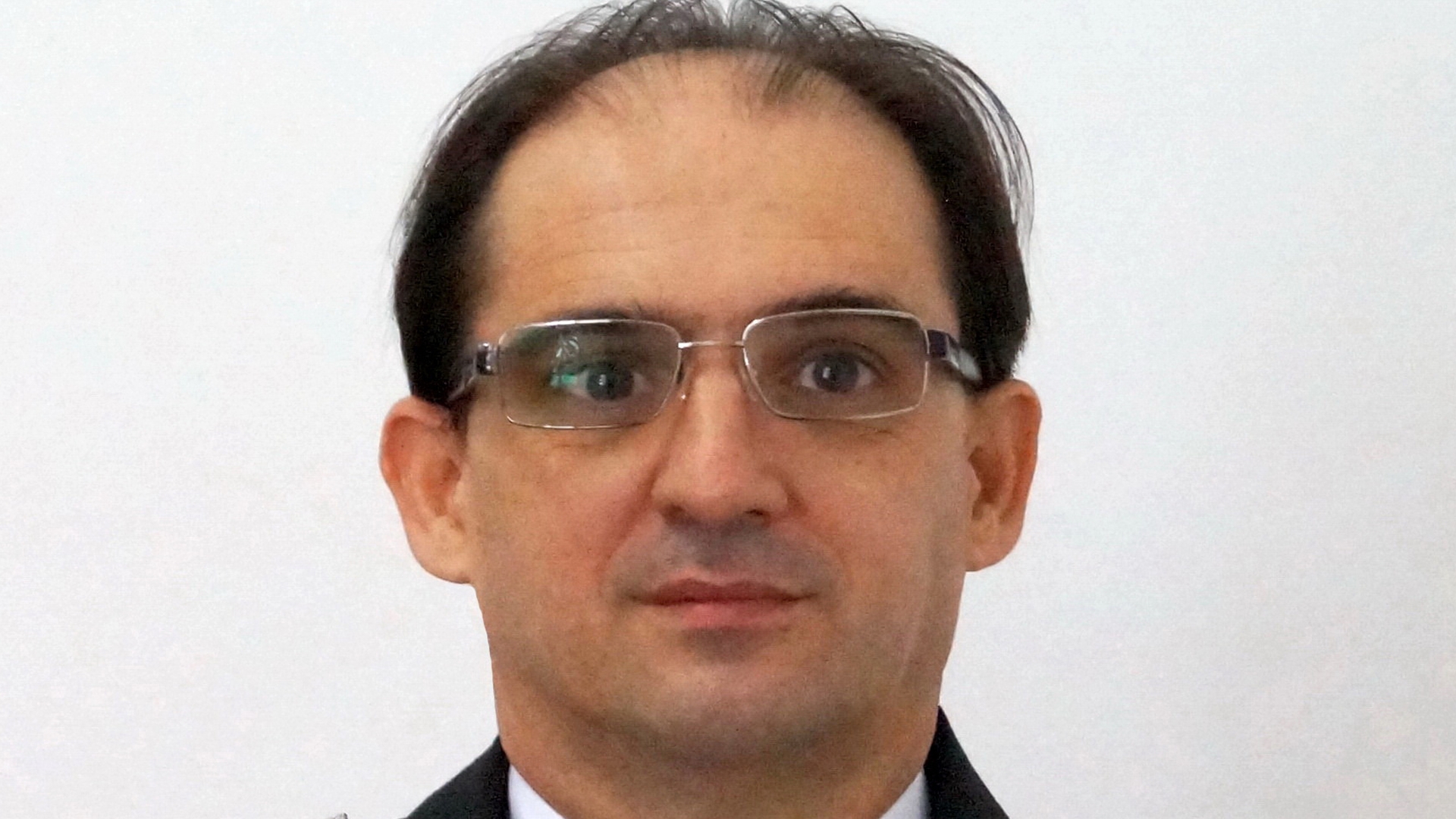 Noul rector al Academiei de Poliţie a jucat în serialul ”La Bloc”. Acesta este şi membru al grupului Vouă