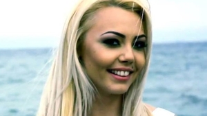 Denisa Manelista a dezvăluit ce-şi doreşte de la iubitul ei, după ce a ajuns la căpătâiul ei! Îţi vor da lacrimile când vei auzi ce i-a cerut