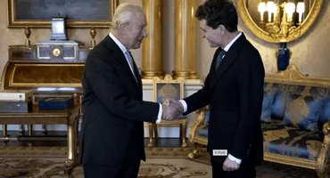 Regele Charles l-a primit pe Nicușor Dan la Palatul Buckingham! Imaginea cu momentul istoric a fost postată de Președintele României