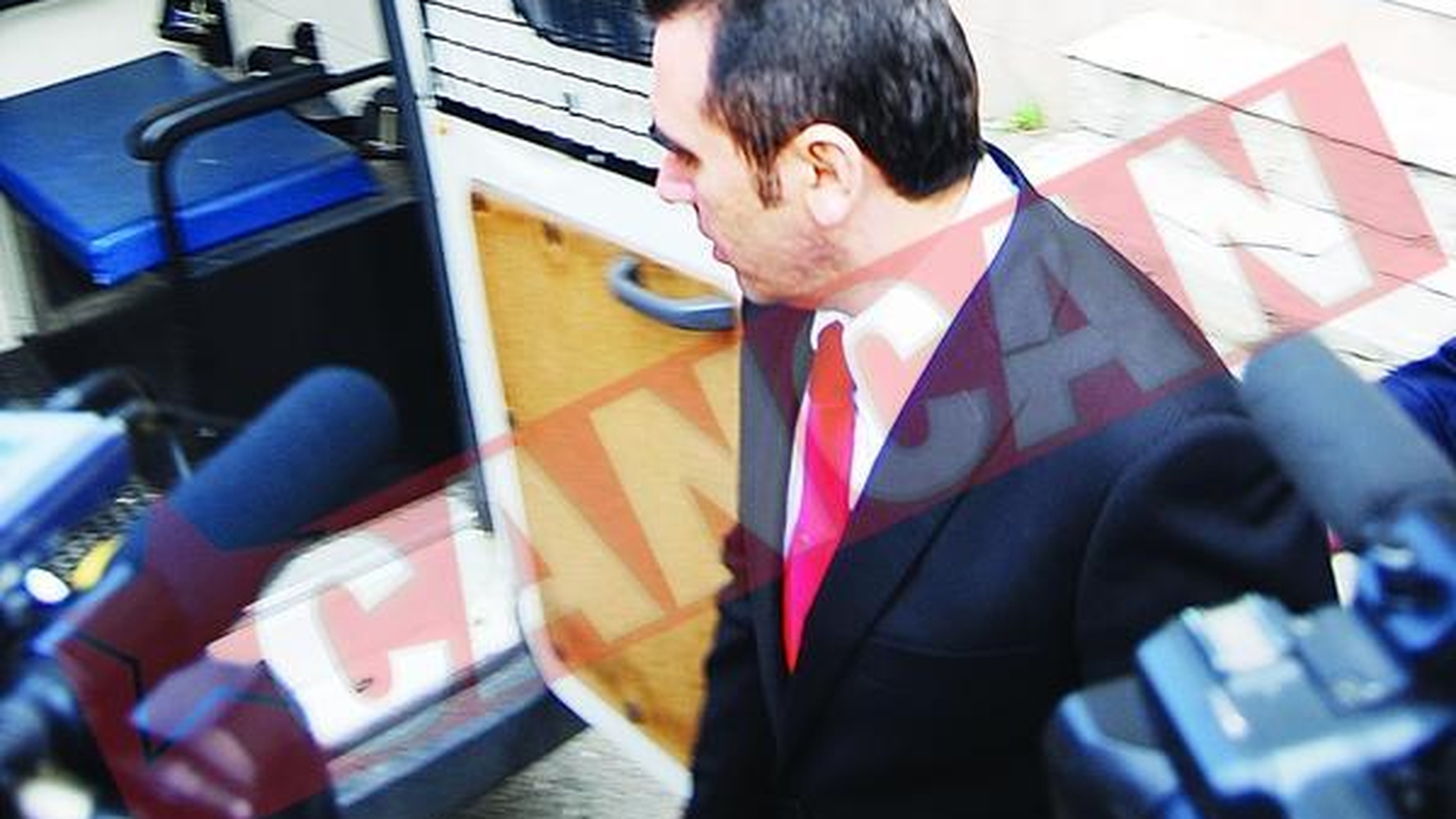 Cornel Penescu nu a avut voie sa primeasca lumina de Inviere