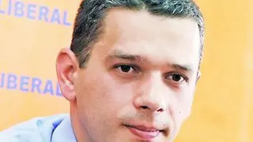 Europarlamentarul Rares Niculescu, dus cu zaharelul de sotie. A aflat de la judecatori ca baietelul nu e al lui !