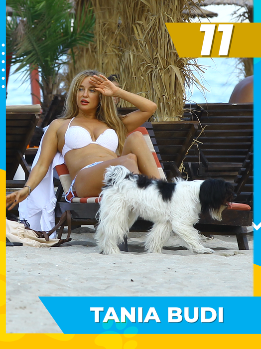 Top 25 dive cu prietenii necuvântători la plajă! Care e cea mai sexoasă dintre Bianca Drăgușanu, Crina Abrudan sau Lora?