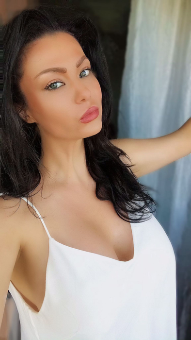 Simona Sensual a făcut plângere la Poliție