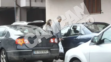 Ea este femeia care i-a furat mintile lui Draghia! L-a asteptat la aeroport, s-au sarutat strengareste si…