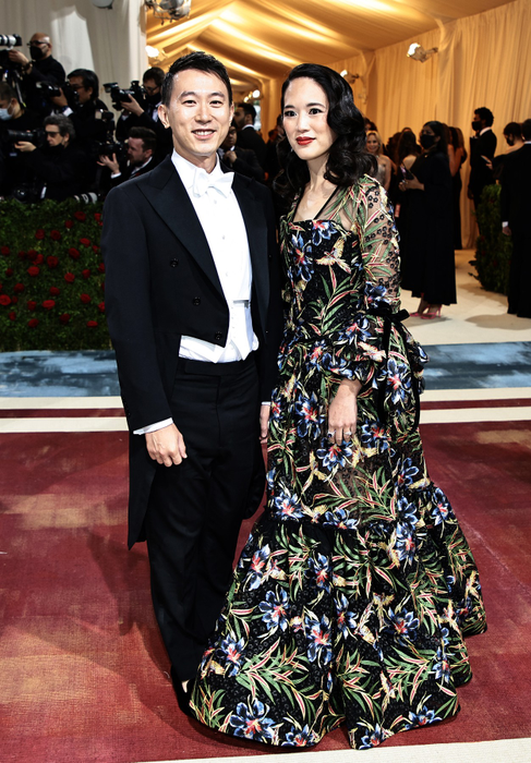 Shou Zi Chew si Vivian Kao la The 2022 Met Gala cu tema "In America: An Anthology of Fashion" la Metropolitan Museum of Art, 2 mai 2022, New York. Foto: Profimedia