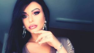 Ana Maria Mocanu nu se mai satură de operaţiile estetice. Fosta asistentă a lui Dan Capatos s-a dus la medic şi şi-a mărit...