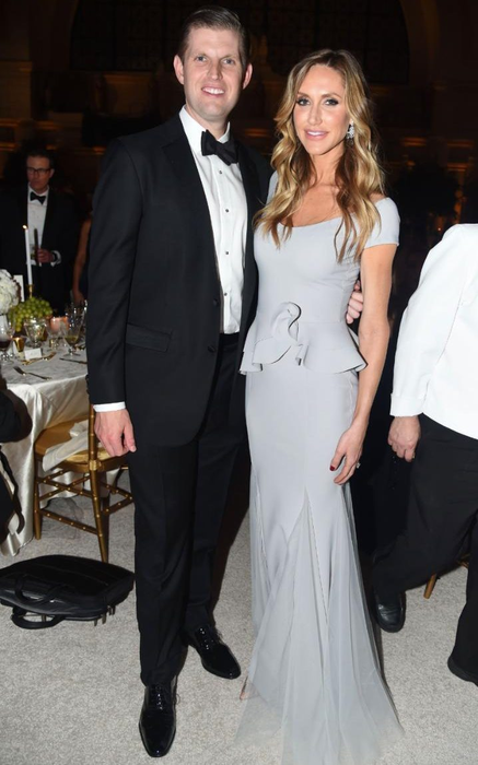 Eric Trump şi soţia sa.