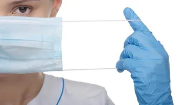 Masca de protecție, un accesoriu obligatoriu! Ce amendă riscă cei care nu o poartă