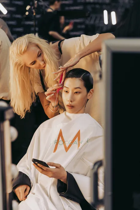 (P) Nissa lansează „Beneath the blink”, o colecție emblematică de podium pentru sezonul toamnă/iarnă 2025
