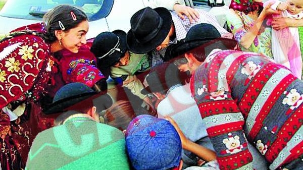 300 de romani solicita schimbarea denumirii de "rromi" in cea de "tigani"