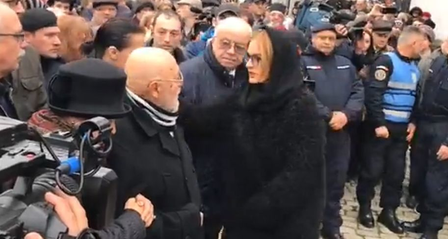 Deşi nu se simte bine, Arşinel a venit la înmormântarea Stelei Popescu