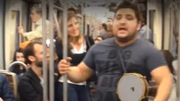 Video viral! Doi romi au cântat în metroul de la Paris melodii celebre ale unor trupe de hip-hop românești. Ce reacție au avut pasagerii