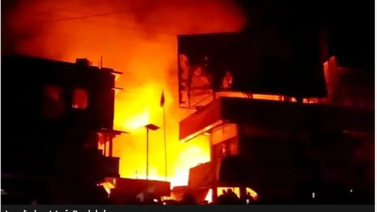 COLECTIV 2 | 70 de oameni au murit arși de vii, în urma unui incendiu care a cuprins toată clădirea!