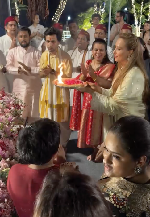 Iulia Vântur și Salman Khan, surprinși împreună la un ritual sacru. Filmarea din India s-a viralizat!