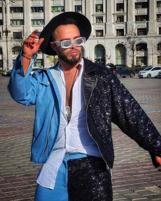 Hairstylist-ul vedetelor dezvăluie cât câștigă după ce le aranjează pe Drăgușanu, Tonciu și Chivu! Bassam: “Într-o zi foarte bună, câștig între 5.000 € și 7.000€” / (Foto: Instagram @BASSAMDABBAS)