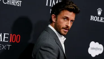 Starul din „Bridgerton” și „Wicked” cucerește titlul de cel mai sexy bărbat al anului. Jonathan Bailey, noul simbol al atracției în showbizul internațional