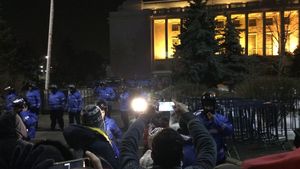 Dosare penale după bătălia din Piata Victoriei. Jandarmi şi manifestanti raniti