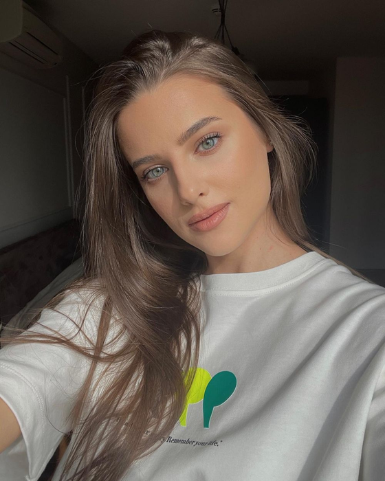 Olimpiu Moruțan se iubește cu o adevărată bombă-sexy! Cum arată partenera fotbalistului care a dinamizat acțiunile ofensive ale „tricolorilor” în meciul cu Kosovo | GALERIE FOTO