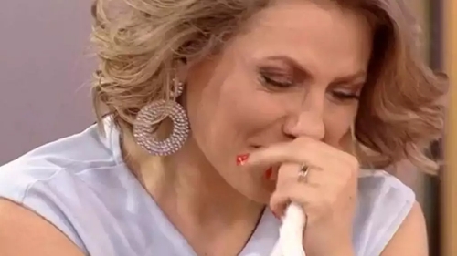 Hemoragia i s-a declanșat Mirelei Vaida, de la Acces Direct, în timp ce era pe scenă. Momente cumplite trăite în trecut de vedeta Antena Stars
