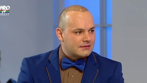 Dupa Mihai Traistariu, un alt artist si-a facut implant de par in Turcia: "Nu am voie sa fac sex o luna" Vezi cum arata acum