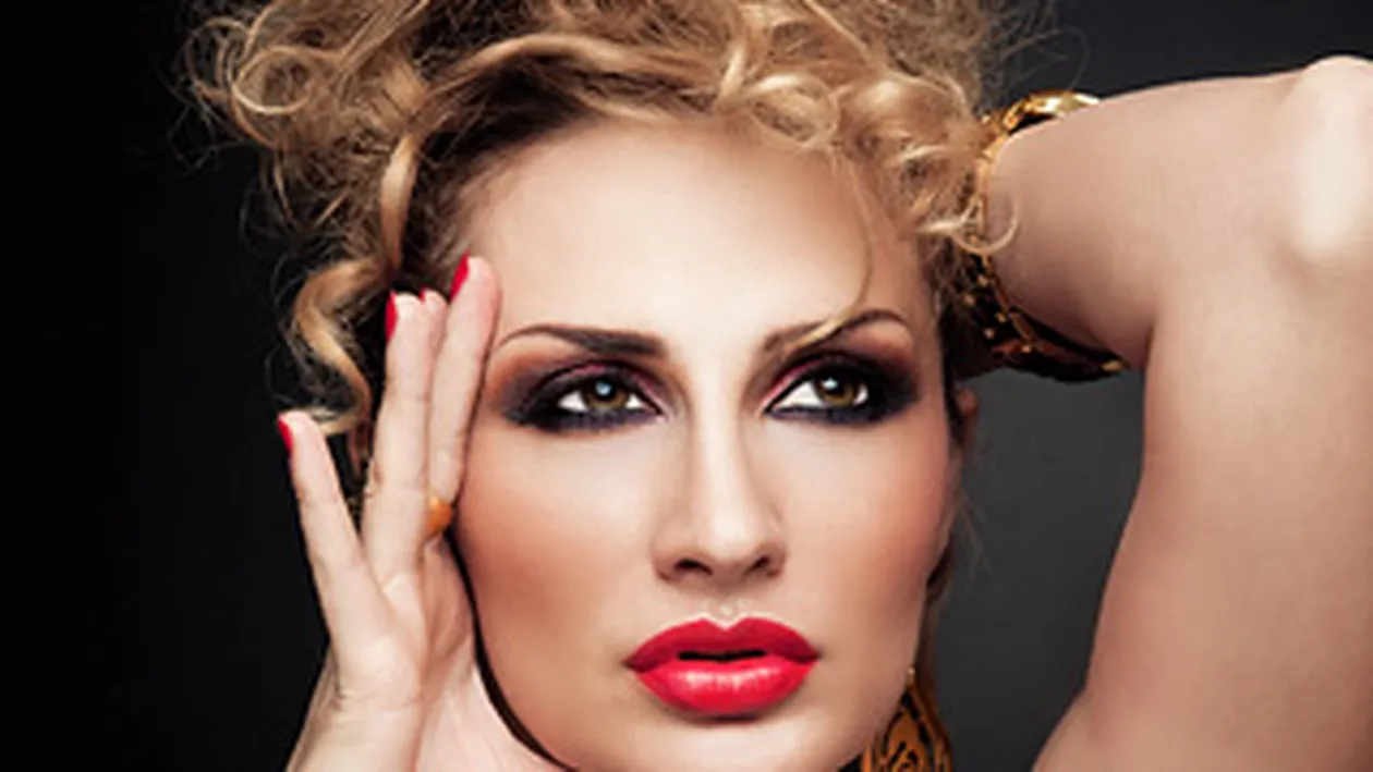 Ce face emisiunea noua din vedeta! Julia Jianu, mai coafata si machiata ca oricand!